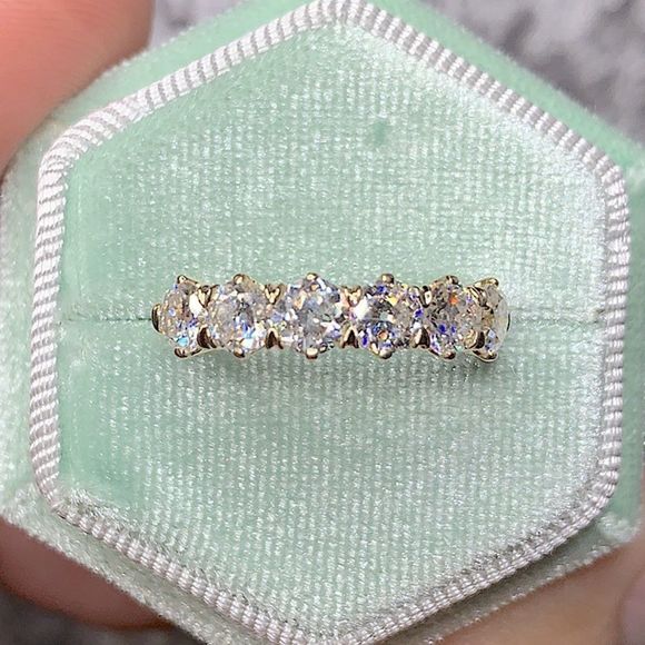 Solid yellow gold half eternity diamond ring - Picture 1 of 11